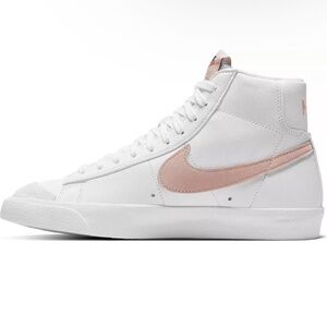 Nike Women's Blazer Mid 77 Shoes